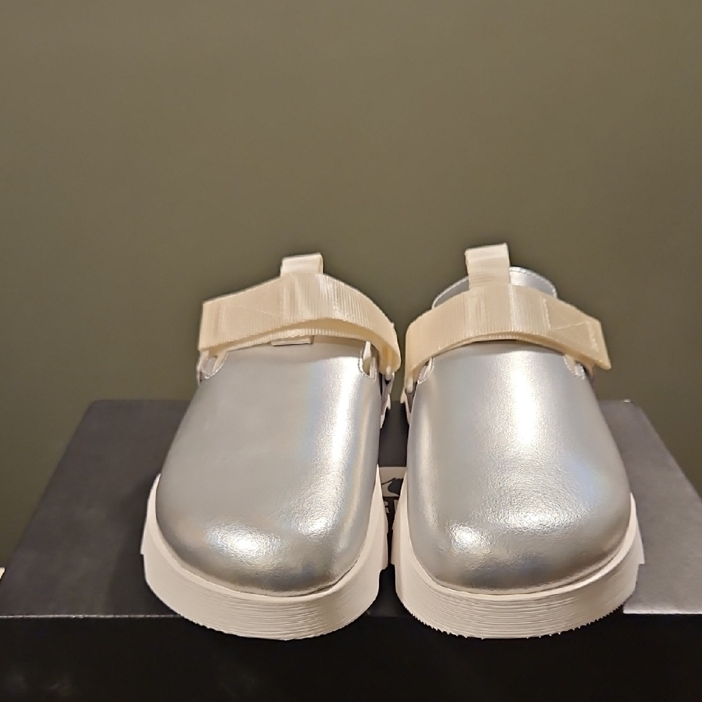 Sorel Silver Shoes with Ivory Straps